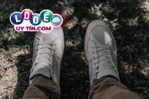 Giải mã mơ thấy đôi giày là điềm báo gì, đánh con gì